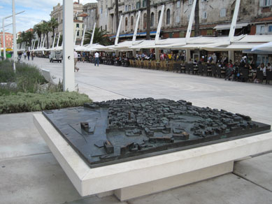 Split's city metal model: the meeting point for the Split Free Walking Tour